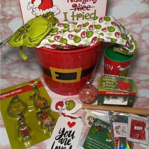 Grinch Themed Holiday Gift Set